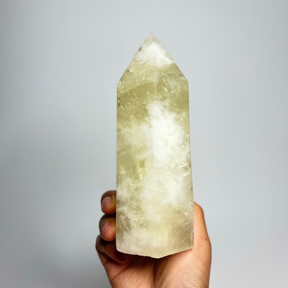 XL Lemon Quartz Tower / Point